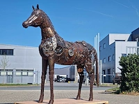 Junk-art tuinbeeld paard - afbeelding 8 van  9
