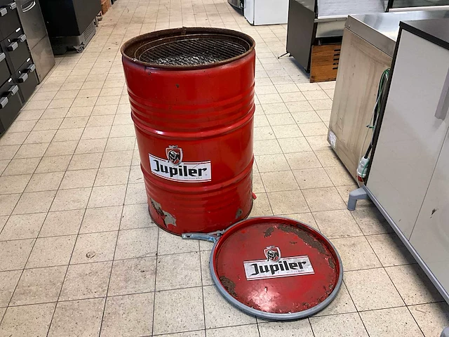 Jupiler - oliedrum bbq - afbeelding 1 van  7