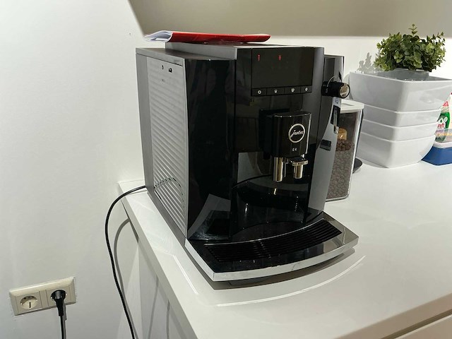 Jura e4 koffie- & espressomachines - afbeelding 1 van  4