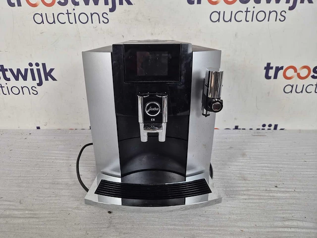 Jura espresso apparaat e8 touch - platina - afbeelding 2 van  4