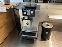 Jura x8 koffiemachine met melkopschuimer