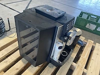 Jura x8 volautomatische koffiemachine - afbeelding 3 van  11