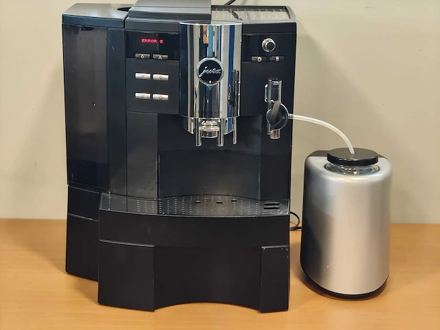 Jura xs 90 impressa en koffie espressomachine incl melk koeler - afbeelding 1 van  14