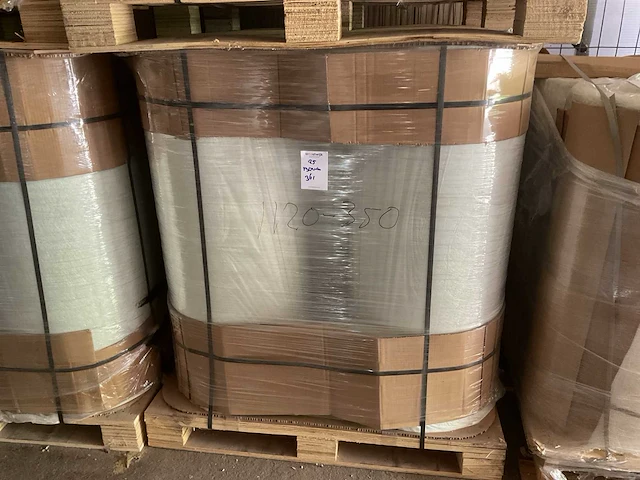 Jushi group csm350 polyester poedergebonden glasvezelmat op rol (4x) - afbeelding 2 van  4