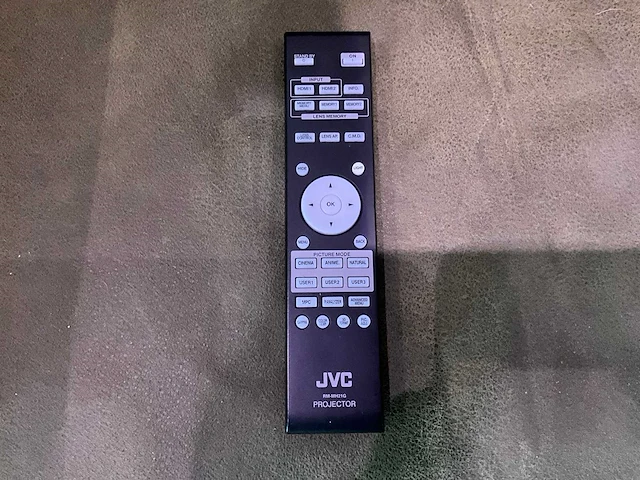 Jvc dla rs400e beamer met projectiescherm - afbeelding 4 van  10