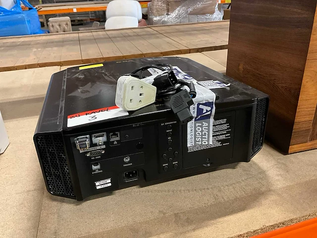 Jvc dla rs400e beamer met projectiescherm - afbeelding 9 van  10