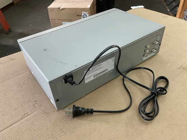 Jvc hr-j6009um videorecorder - afbeelding 4 van  6