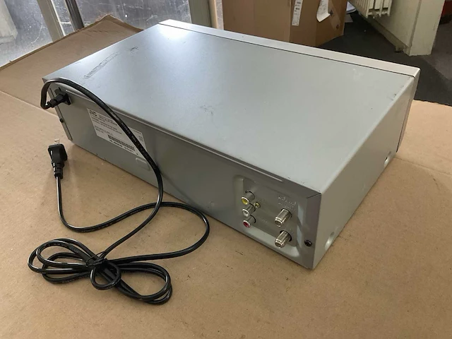 Jvc hr-j6009um videorecorder - afbeelding 5 van  6