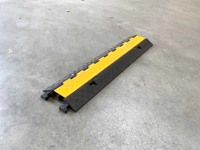 Kabelbrug met klep en 2 kanalen 1000x250x45mm (20x) - afbeelding 1 van  7