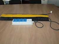 Kabelgoot en stekkerdoos met 8 x 220 v 50 hz 16 amp. - afbeelding 1 van  2