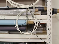 Kabelgoot en stekkerdoos met 8 x 220 v 50 hz 16 amp. - afbeelding 2 van  2