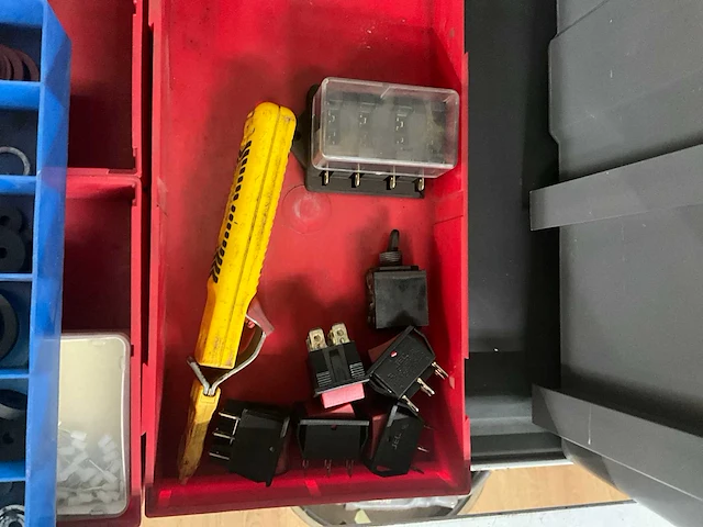 Kabelschoen en zekering assortiment - afbeelding 2 van  5