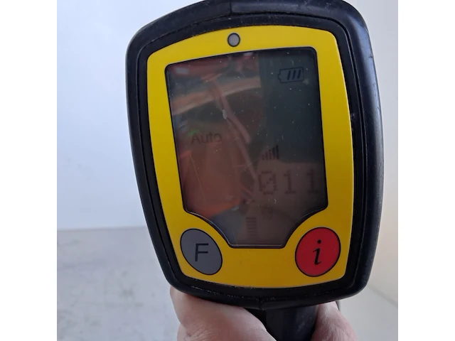Kabelzoeker met diepte uitlezing incl. generator leica, digicat 550i xf, bouwjaar 2014 - afbeelding 8 van  13