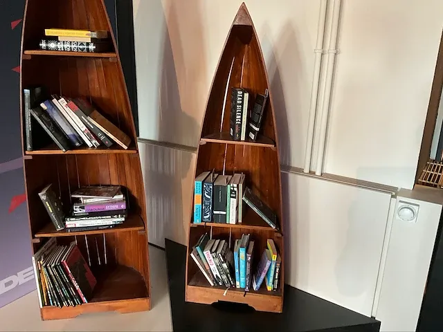 Kajak design boekenkast 190x54x35cm - afbeelding 2 van  9