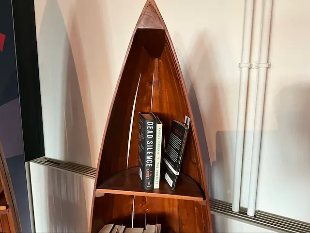Kajak design boekenkast 190x54x35cm - afbeelding 6 van  9