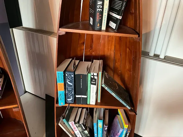 Kajak design boekenkast 190x54x35cm - afbeelding 7 van  9