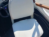 Kajuit boot met buitenboord motor en trailer - afbeelding 9 van  55