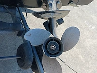 Kajuit boot met buitenboord motor en trailer - afbeelding 25 van  55