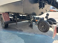 Kajuit boot met buitenboord motor en trailer - afbeelding 44 van  55
