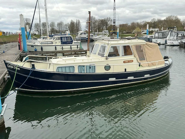 Kajuit sloep (de kok) mercedes om626 diesel - afbeelding 1 van  44
