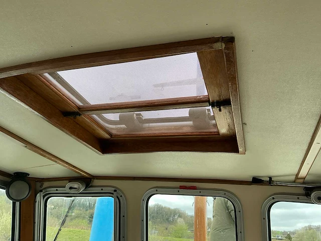 Kajuit sloep (de kok) mercedes om626 diesel - afbeelding 27 van  44