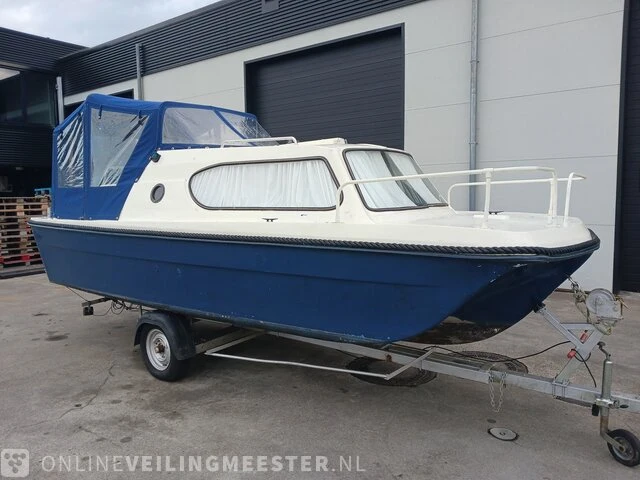 Kajuitboot met buitenboordmotor en trailer birchwood 18 - afbeelding 12 van  50