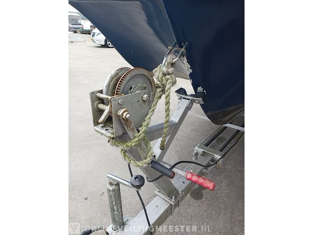 Kajuitboot met buitenboordmotor en trailer birchwood 18 - afbeelding 31 van  50
