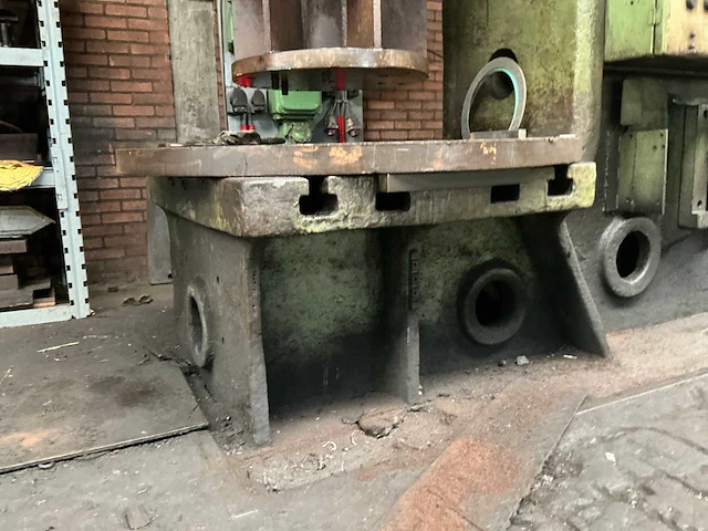 Kalker c-frame pers 247 ton - afbeelding 7 van  9