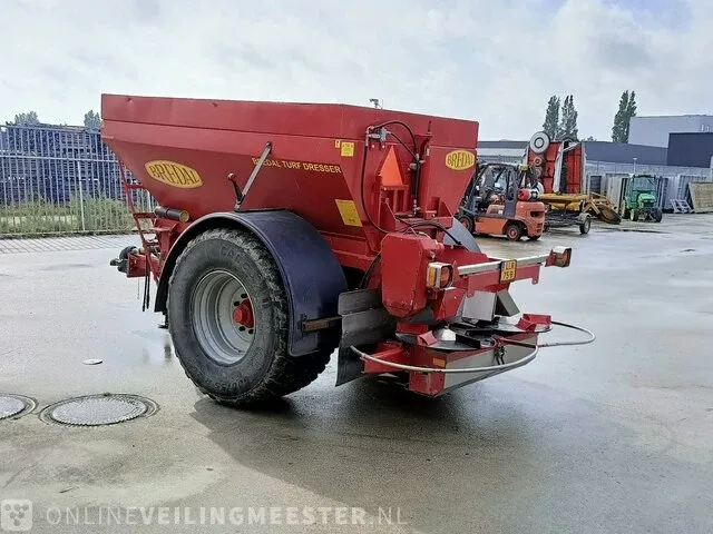 Kalkstrooier/bezandingswagen bredal, k 45, bouwjaar 2012 - afbeelding 9 van  33