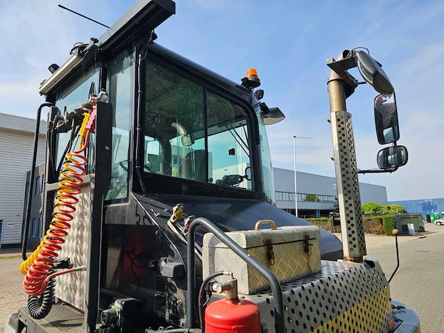 Kalmar - 2018 - tr618ia - terminal trekker - 32000kg - afbeelding 7 van  23