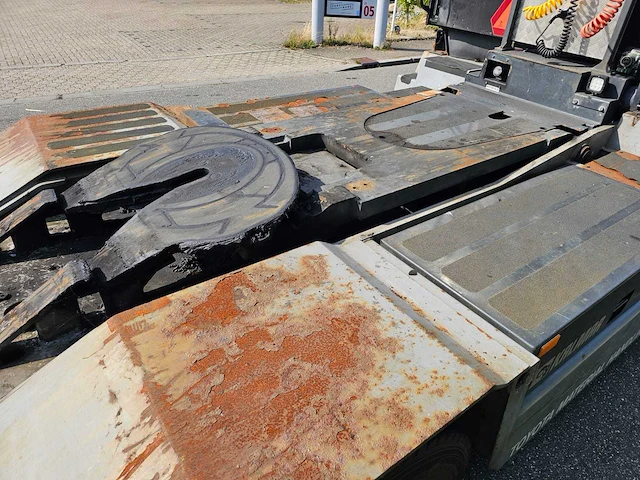 Kalmar - 2018 - tr618ia - terminal trekker - 32000kg - afbeelding 11 van  23