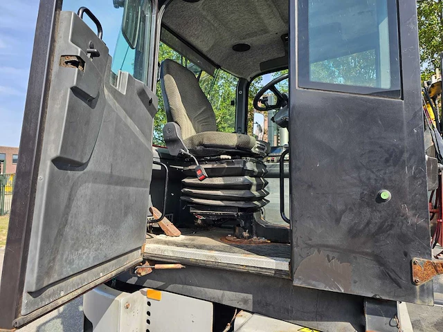 Kalmar - 2018 - tr618ia - terminal trekker - 32000kg - afbeelding 13 van  23