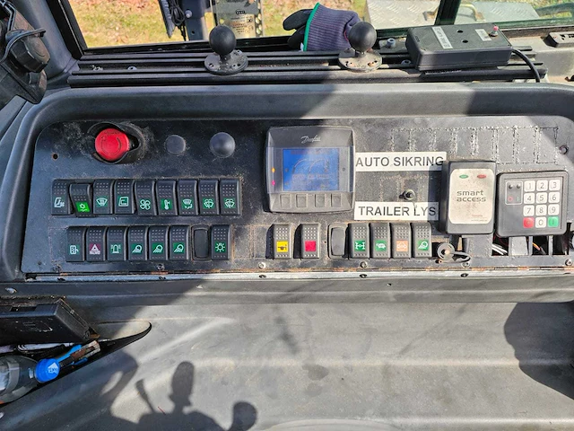 Kalmar - 2018 - tr618ia - terminal trekker - 32000kg - afbeelding 22 van  23