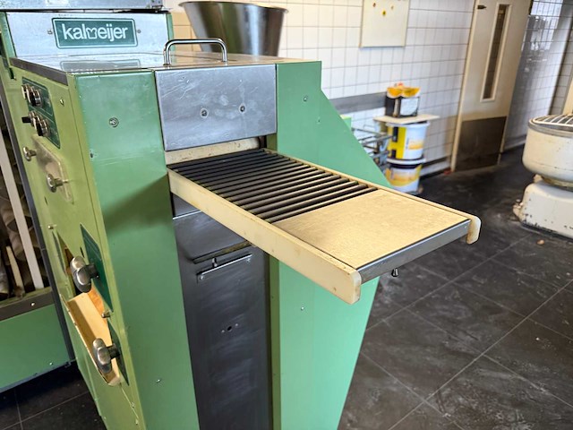 Kalmeijer - kto - toevouw en opmaakmachine - afbeelding 2 van  5