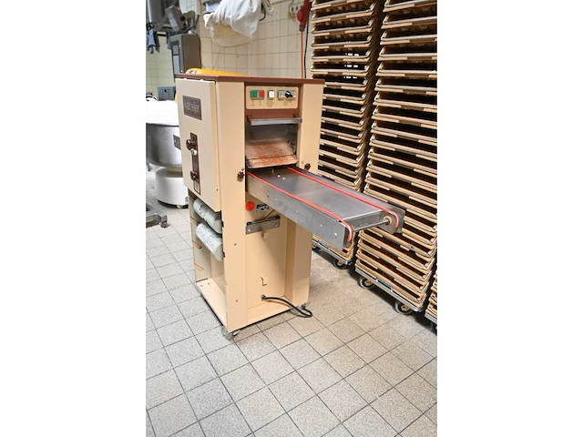 Kalmeijer kgm koekjesmachine inclusief 3 vormwalsen - afbeelding 4 van  10