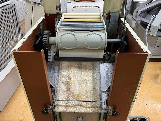 Kalmeijer kgm koekjesvormmachine - afbeelding 10 van  10