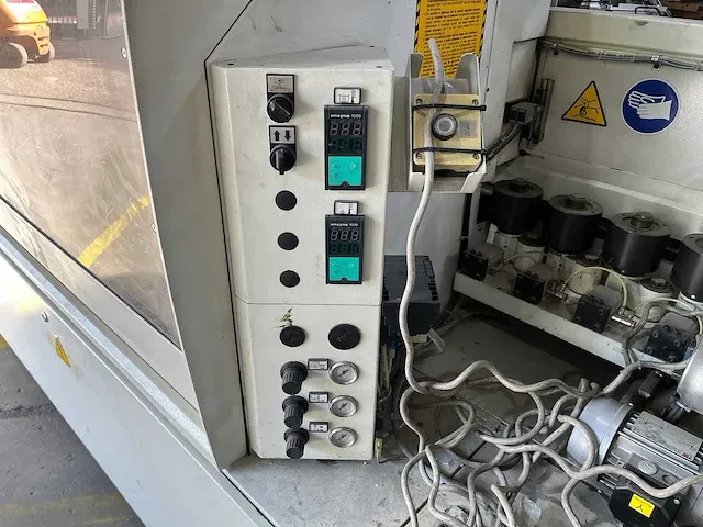 Kantaanlijmmachine - afbeelding 15 van  28