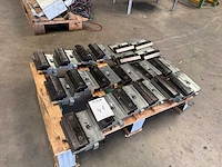 Kantbank gereedschap houder (20x) - afbeelding 1 van  3