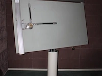 Kantelbare tekentafel zucor zx/6, met pedaal in hoogte verstelbaar. afmeting 170 x 100 cm. - afbeelding 2 van  5