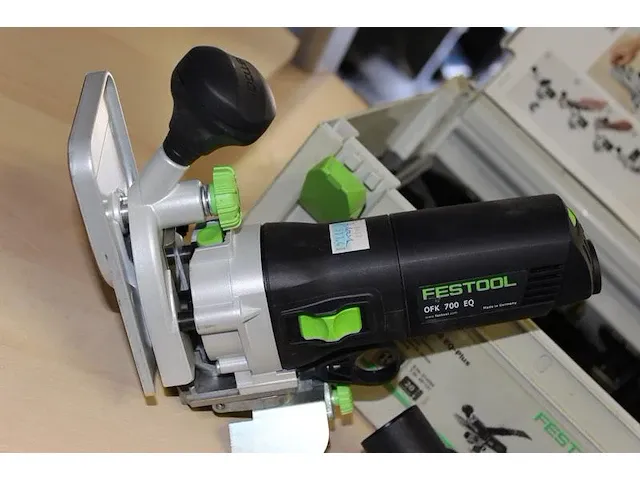 Kantenfrees festool type ofk 700 eq. in kunststoffen stapelbare koffer. - afbeelding 2 van  3