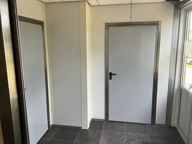 Kantine met hygiëne sluis - afbeelding 4 van  11