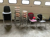 Kantinestoelen en krukken (25x) - afbeelding 1 van  5