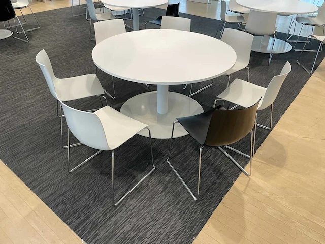 Kantinetafel ø 140 cm (4x) - afbeelding 2 van  4