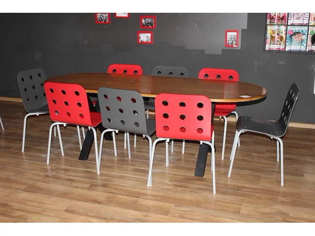 Kantinetafel met 8 buisstalen stoelen met houten zitting. afmeting 220 x 90 x 75 cm. - afbeelding 2 van  3