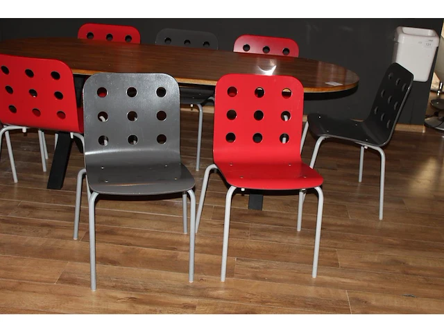 Kantinetafel met 8 buisstalen stoelen met houten zitting. afmeting 220 x 90 x 75 cm. - afbeelding 3 van  3
