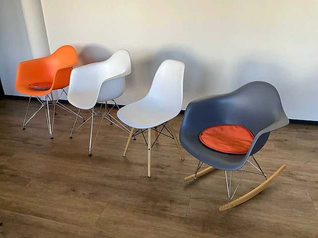 Kantinetafel met stoelen (5x) - afbeelding 2 van  13