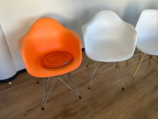 Kantinetafel met stoelen (5x) - afbeelding 5 van  13