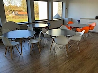 Kantinetafel met stoelen (5x)