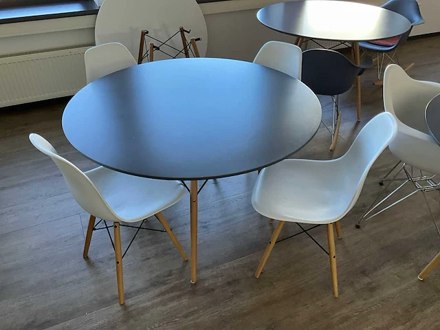 Kantinetafel met stoelen (5x) - afbeelding 6 van  13
