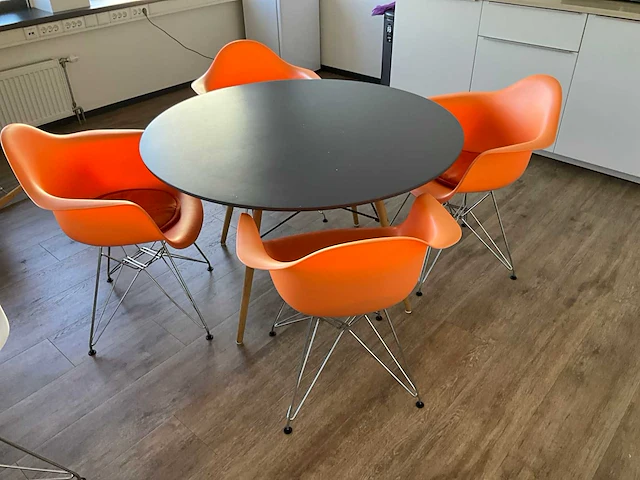 Kantinetafel met stoelen (5x) - afbeelding 8 van  13